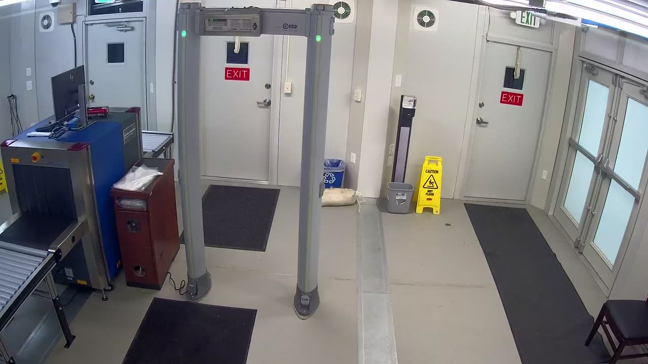 0972USCG00SouthTrailer_2021-01-05_21h00min01s423ms.mp4