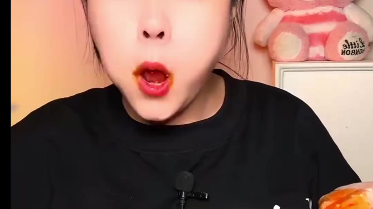 asmr Chinese food eating 😋 || #asmr #food #trending #likeforlikes #viral #chinese #eating #shorts