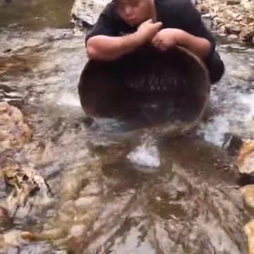 Funny Technique to Catch Fish While Sleeping