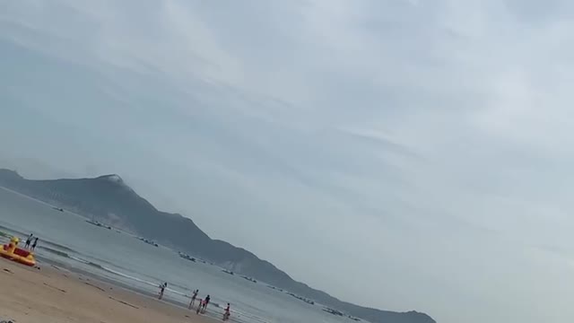 There are so few people