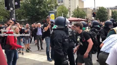 Berlin Police Grab Elderly Woman By Throat, Throw Her to the Ground During Lockdown Protests 8/1/21