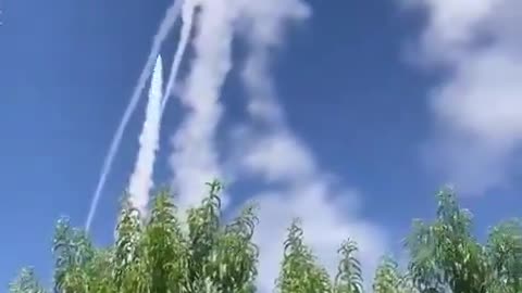 School kids picking peaches in Beit Hillel, northern Israel, witnessed missile