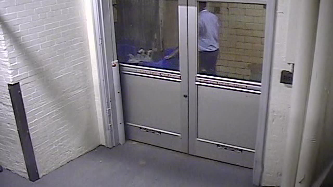 5501LHOBBALoadingDockEast_2021-01-06_15h40min01s383ms.mp4