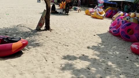 Indahnya pasir putih dan pulau kecil di pantantai bandengan jepara