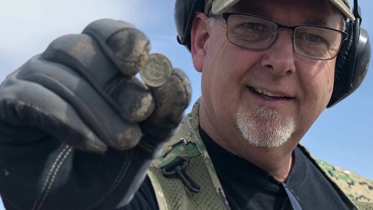 FINDING TREASURE WHILE METAL DETECTING!