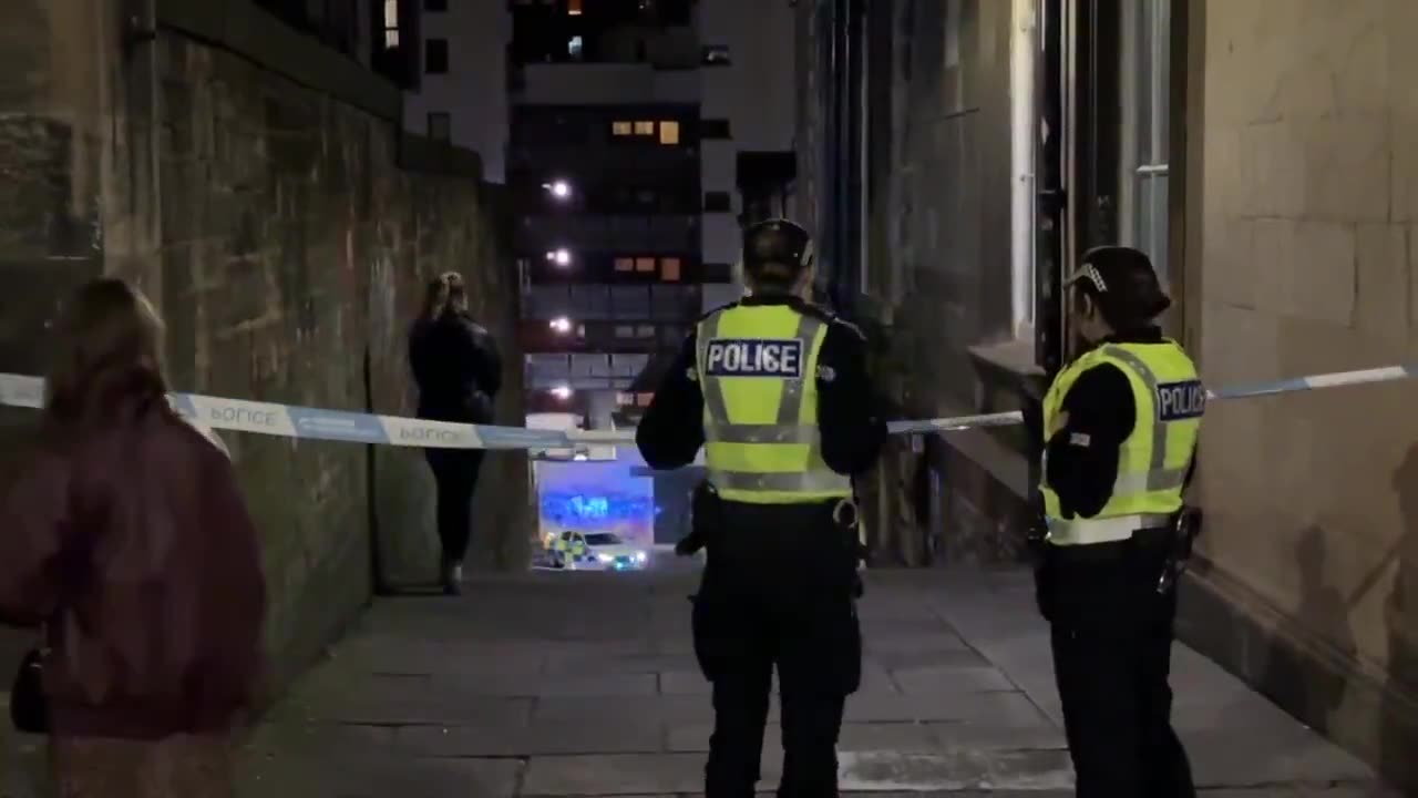 Fooking hell. It is a dead man’s head in Cowgate Edinburgh. Who dunnit?