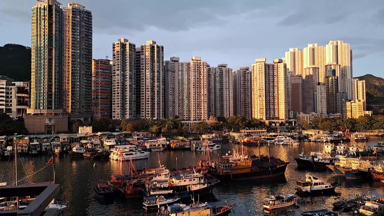 fishing port at dusk 黃昏的漁港 mhp4013 sept2024