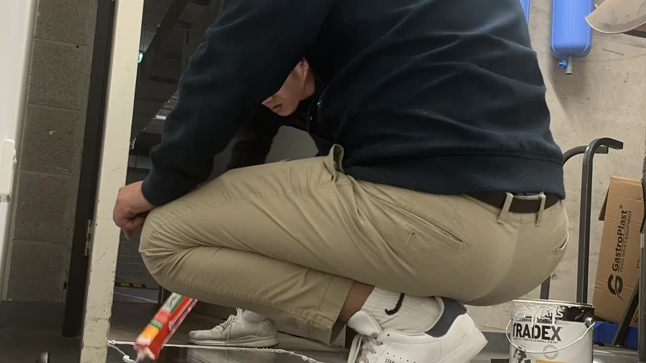 handyman person