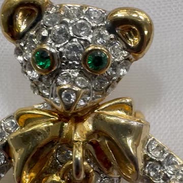 18KGP Bear with Heart Crystal Brooch. Made with Swarovski Crystal. Gift