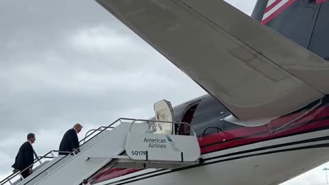 Trump en route to New York