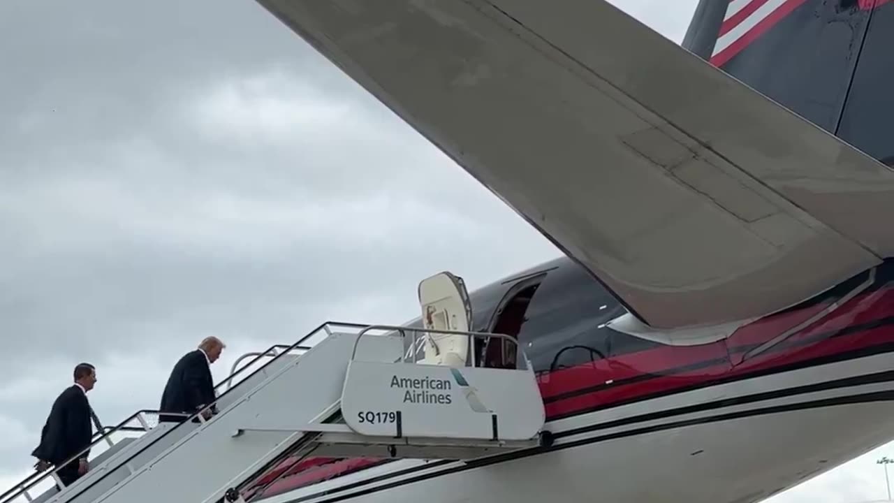 Trump en route to New York