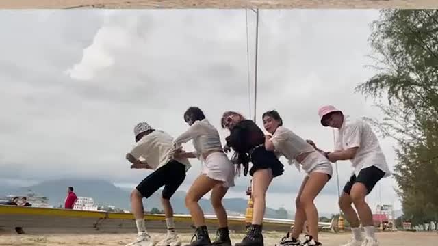 ក្បាច់រាំស្តាយថ្មី