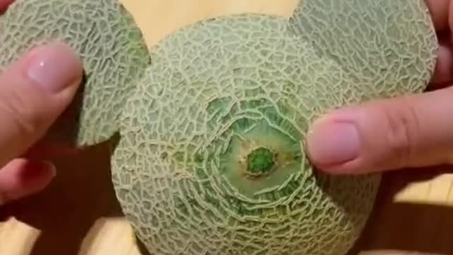 Do people cut cantaloupes like I do
