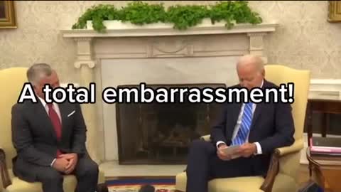 Biden confused in Oval Office with leader of Jordan