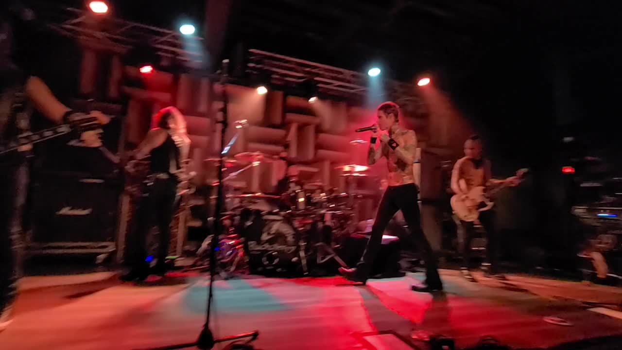 Buckcherry "Hellbound"