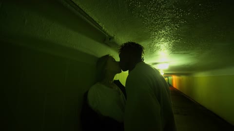 Kiss under ground