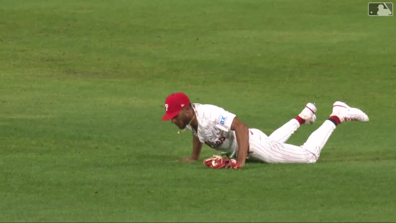 Johan Rojas saves a run in extra innings with great play on an OF blooper.