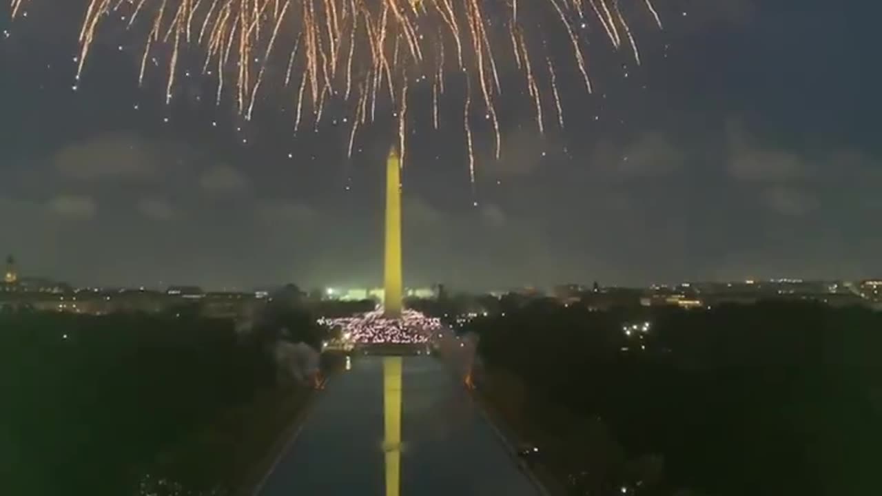 Lifting up the Sky on 4th of July 🇺🇸 🇺🇸🇺🇸🎉🎉🎉