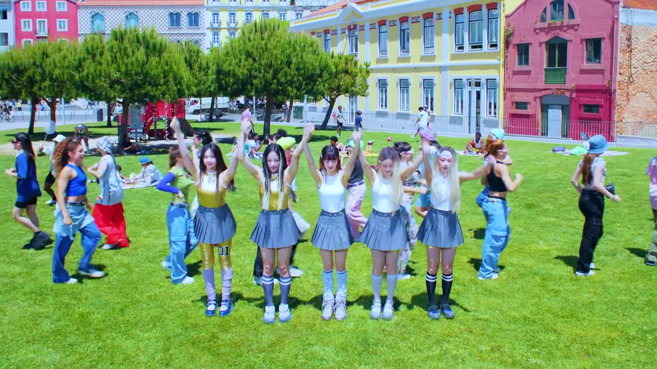 NewJeans (뉴진스) 'Super Shy' Official MV