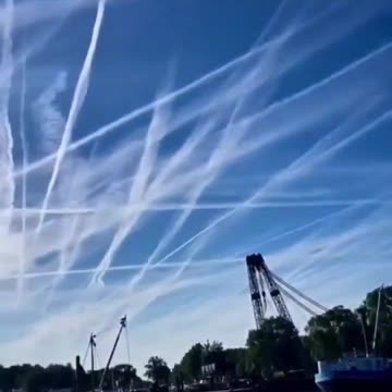 CHEMTRAIL NIGHTMARE FILLS NETHERLANDS SKY. PAYBACK FOR RESISTING THE NEO GREAT RESET?