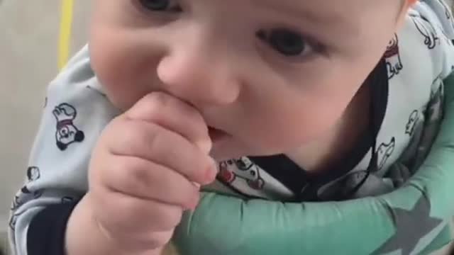 baby starts dancing to song in new viral internet challenge