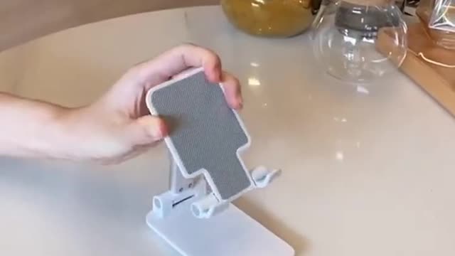 Adjustable and Foldable Desktop Phone Holder