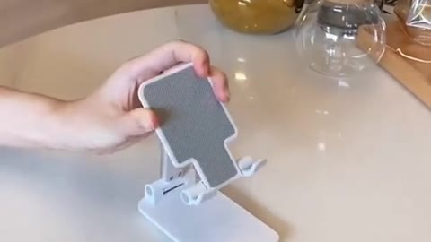 Adjustable and Foldable Desktop Phone Holder