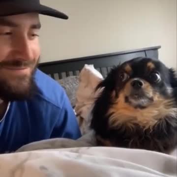 My dog kiss me. So cute!