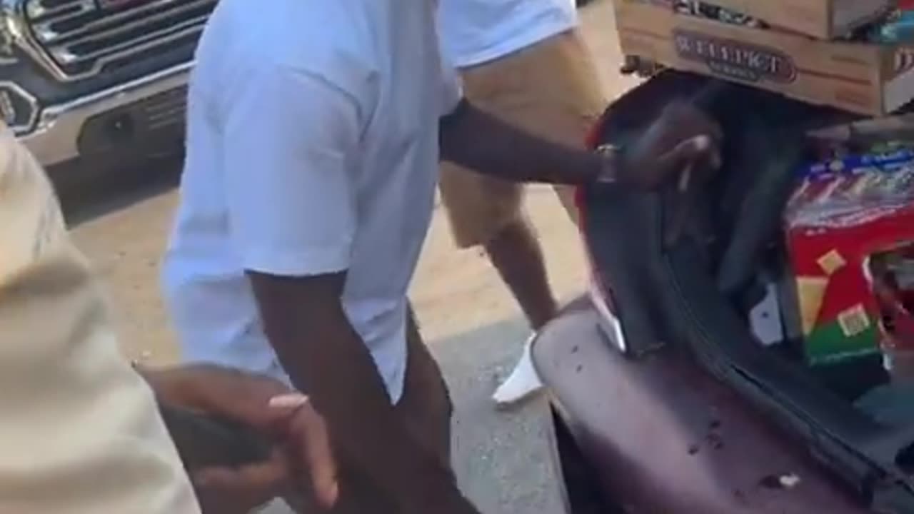 Unc got his own theme song AND an entire Corner Store in his trunk!! Black People>>>
