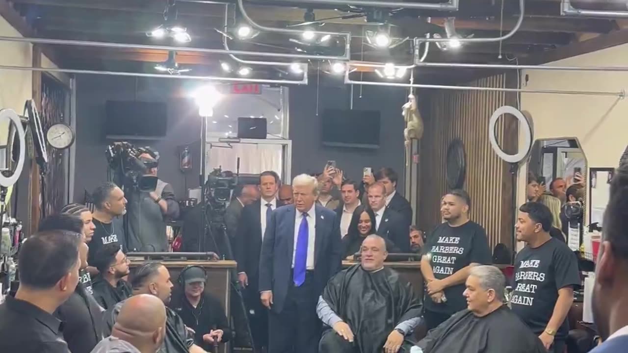 BREAKING: President Trump visits Javiel’s Barbershop in the Bronx💈