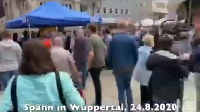 Massive Proteste gegen Spahn in Wuppertal