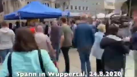 Massive Proteste gegen Spahn in Wuppertal