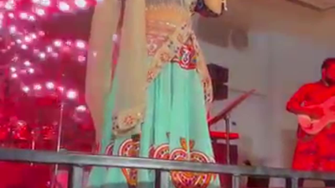 Sona Vatakdi Re Kesar Bhoomi Trivedi Navratri Toor 2024 #garba #bhoomitrivedi #navratri #trending