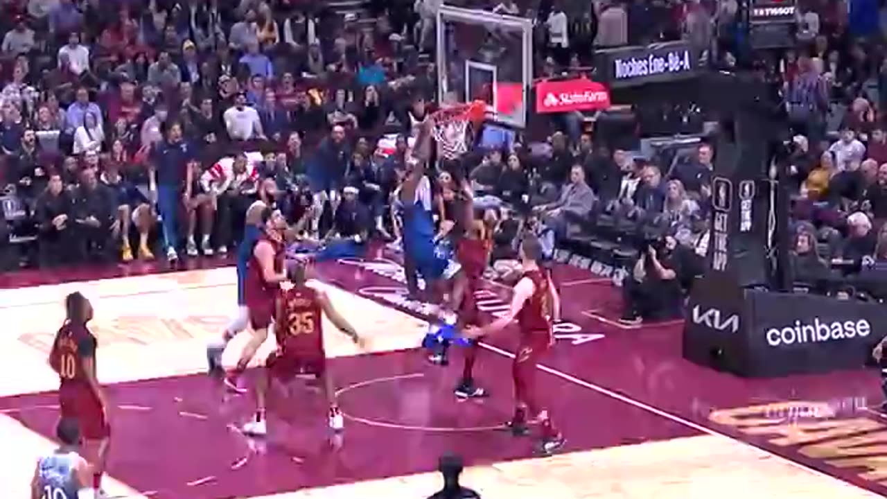 Edwards Soars for Two-Handed Slam Through Cavs!