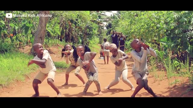 African kids dance