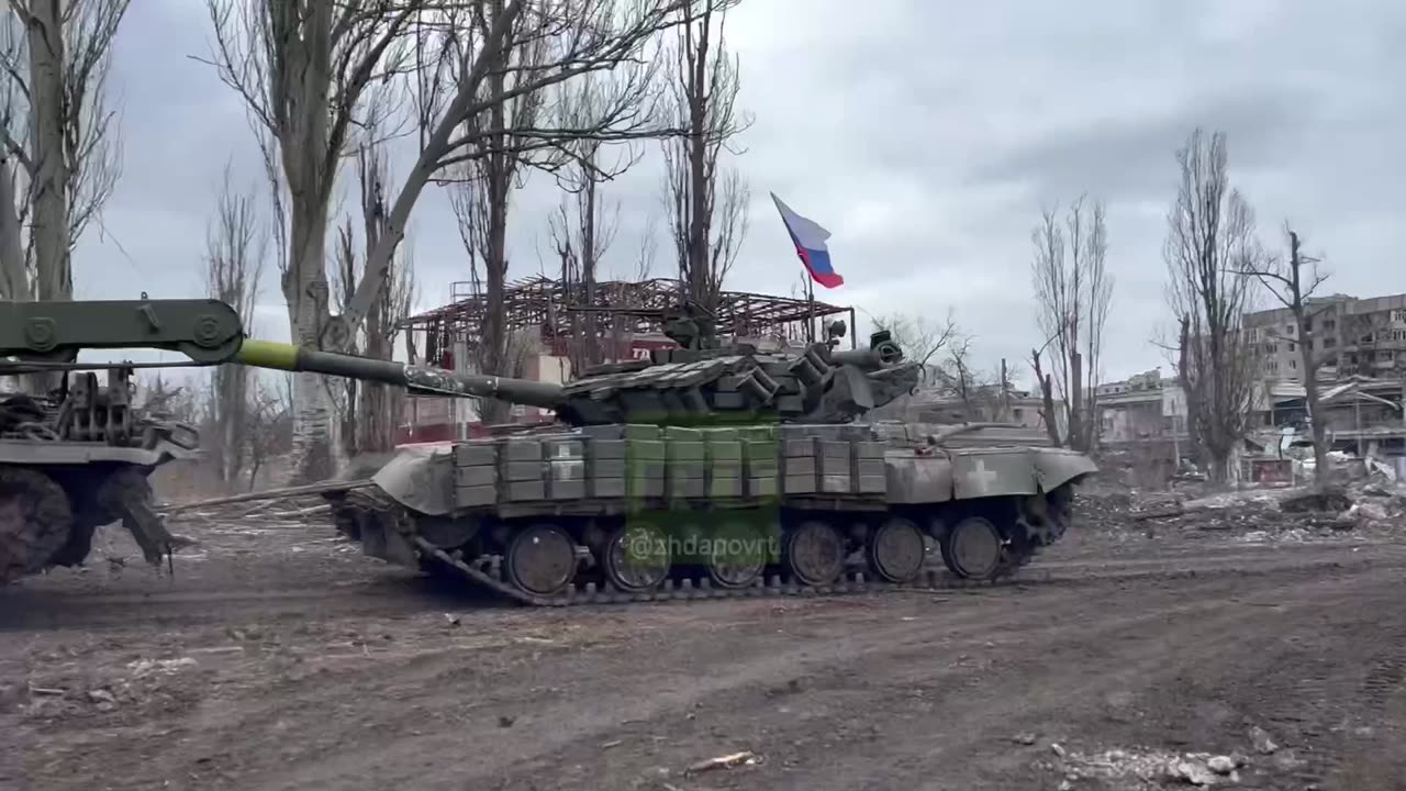 Russian fighters take away trophy tanks of the AFU from Avdeevka.