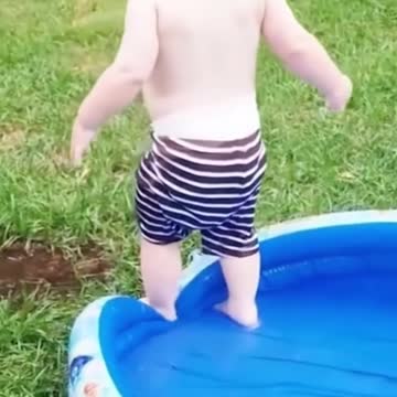Funny Baby Videos playing