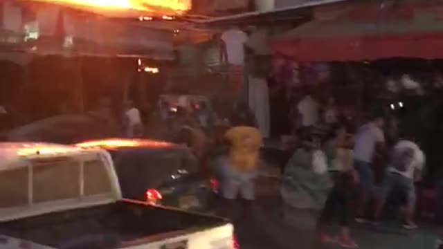 Voraz incendio en el mercado de Bazurto