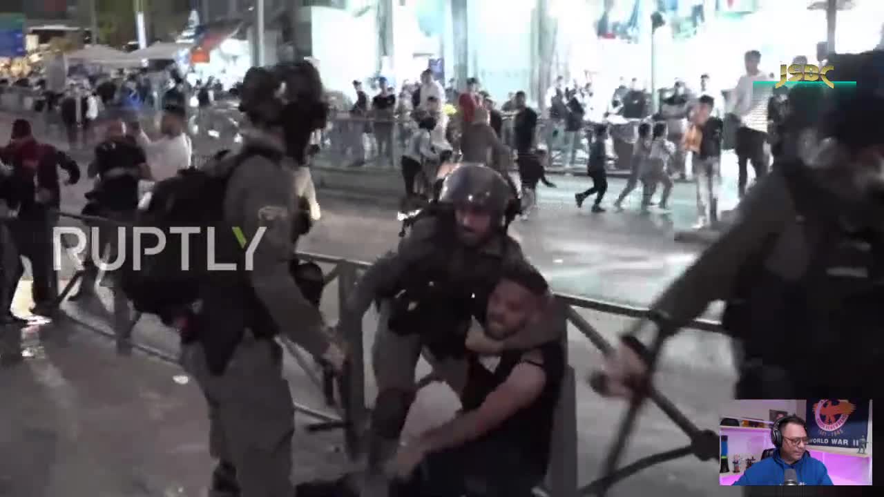 Jerusalem: Clashes erupt between Palestinians and Israeli police