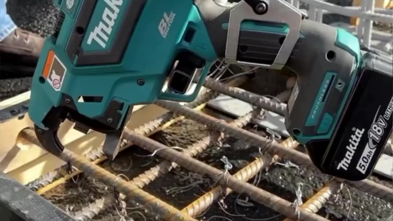 Check out this extension handle for the Makita 18v rebar tier