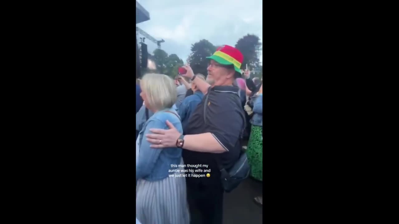 Man has priceless reaction to mistakenly holding the wrong woman