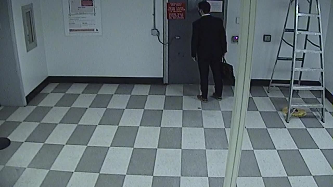 6069RHOBG3G303ALobbyEntrance_2021-01-06_18h00min02s497ms.mp4