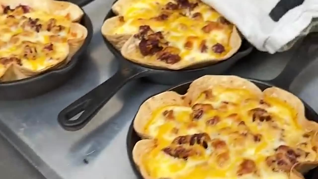 🥓 Breakfast tortilla quiche bake