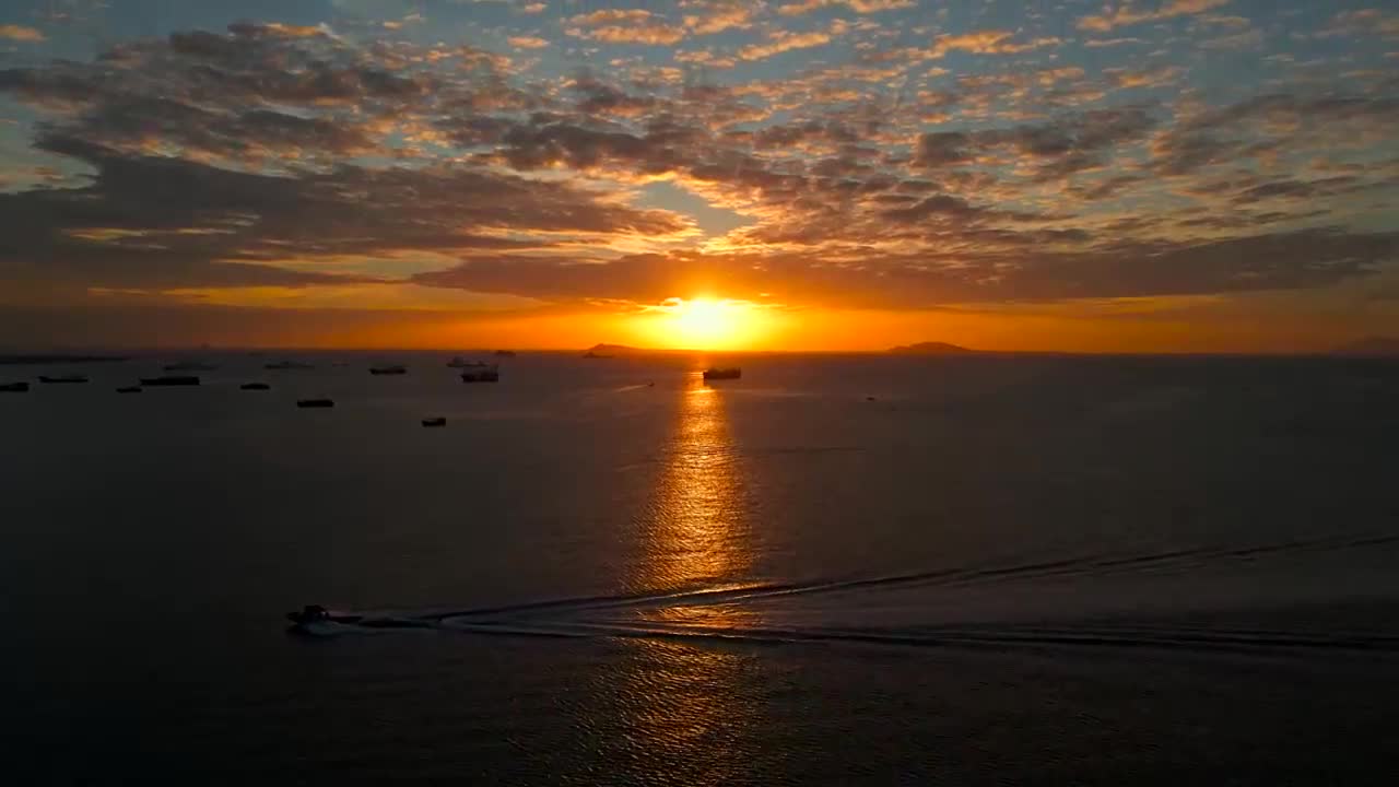 Sanya Bay sunset sunset boat silhouette