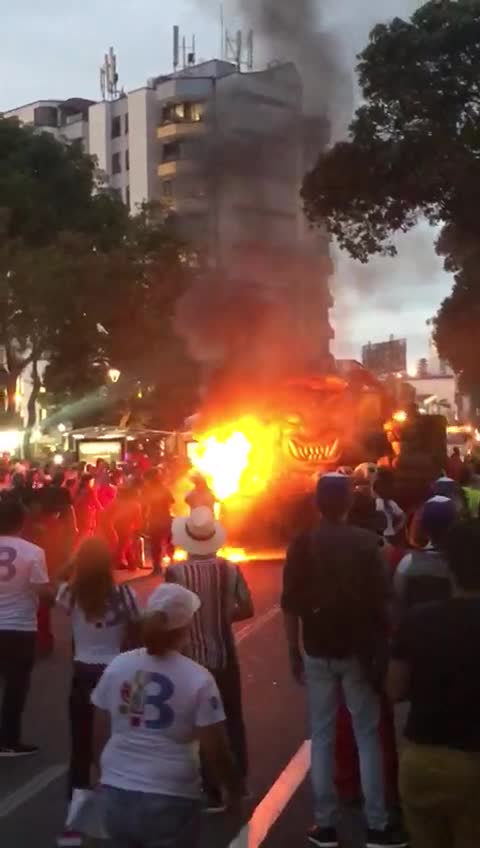 Incendio carroza Bucaramanga