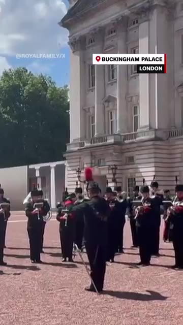 Buckingham Palace royal guards play ‘Shake It Off’ ahead of tour