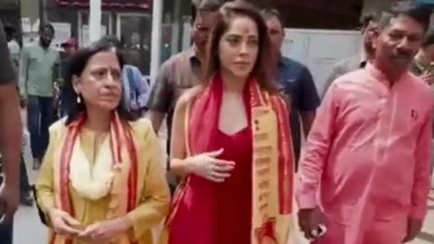 Nushrratt Bharuccha Visits Shree Siddhivinayak Temple for her new car