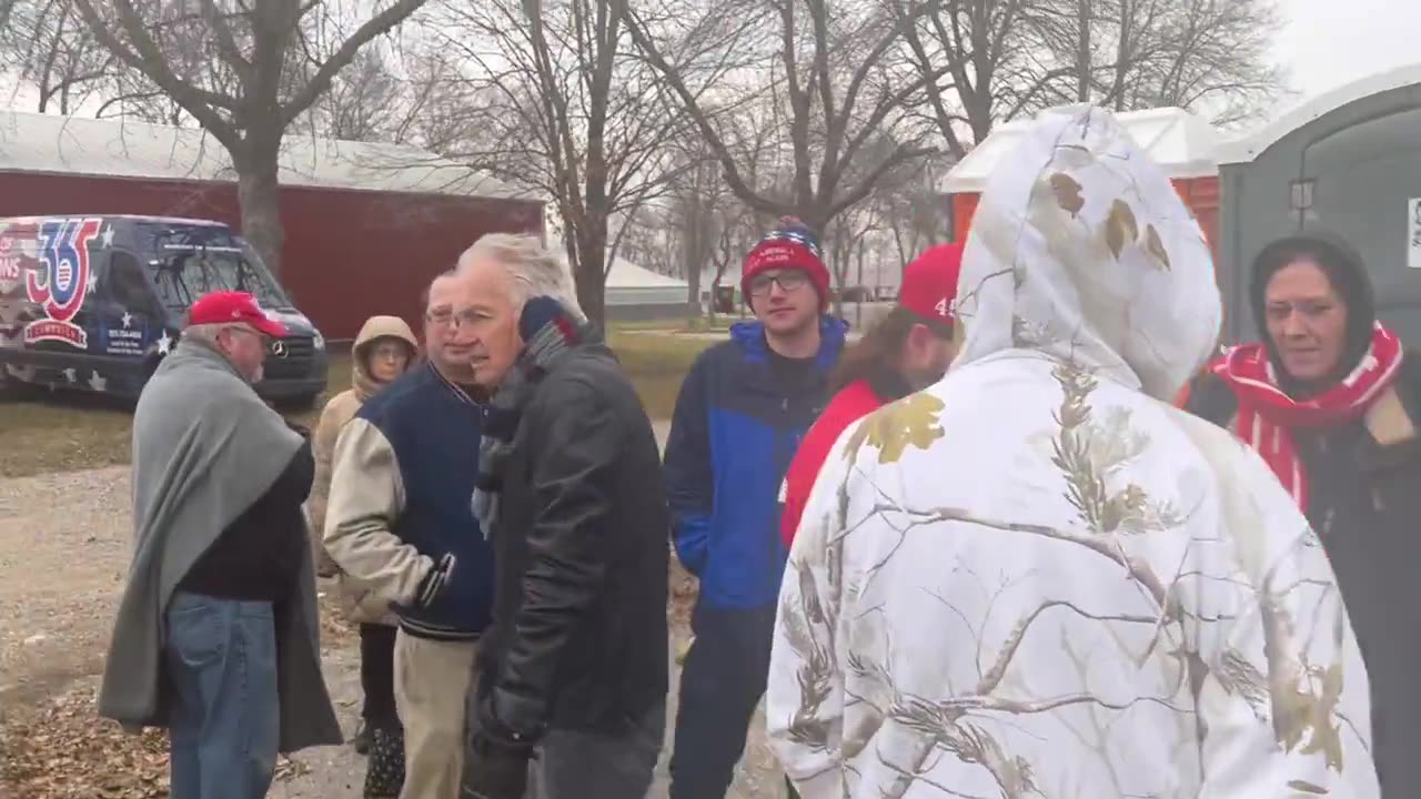 Massive line in Mason City, Iowa four hours before 45 is set to speak later.
