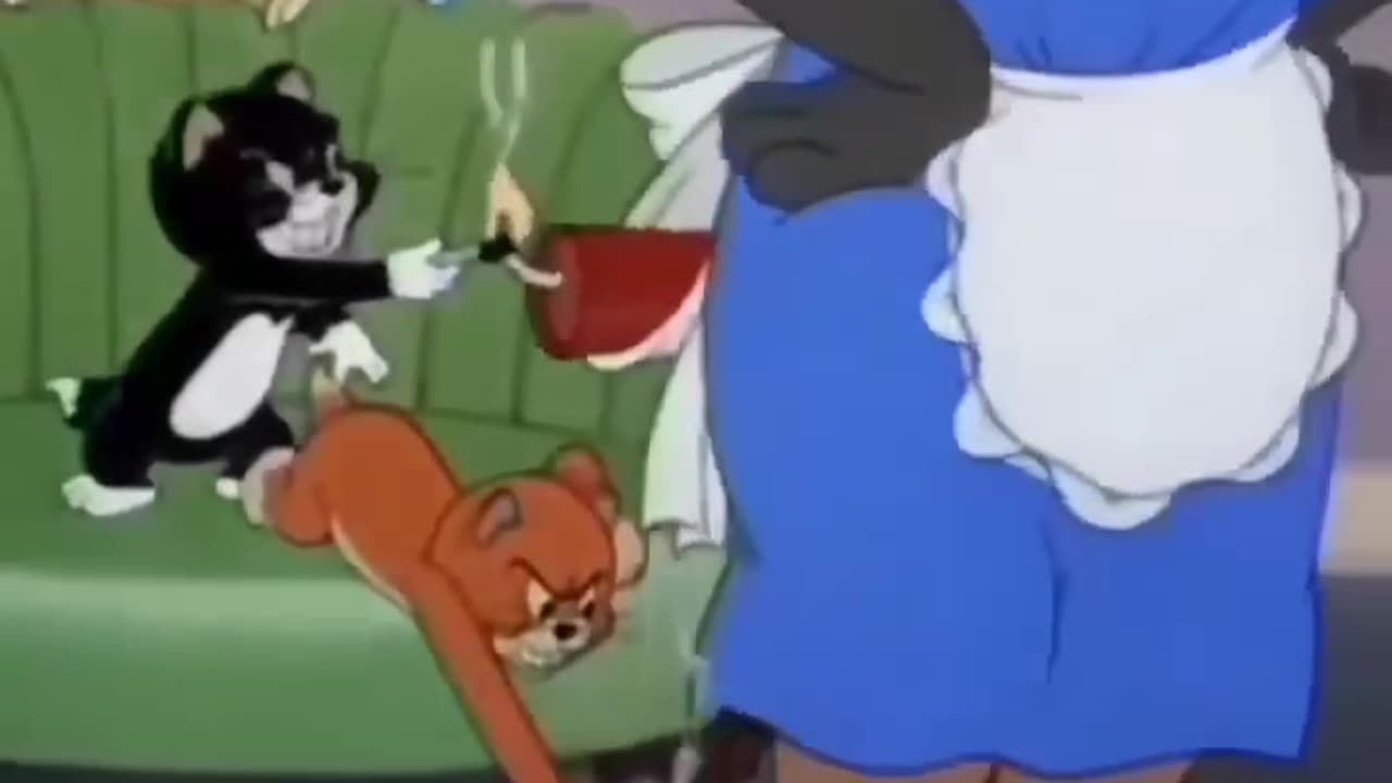 Tom playing Jerry as a ping pong ball😂