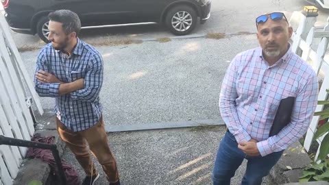 Agents Sent To Intimidate The Wrong Guy